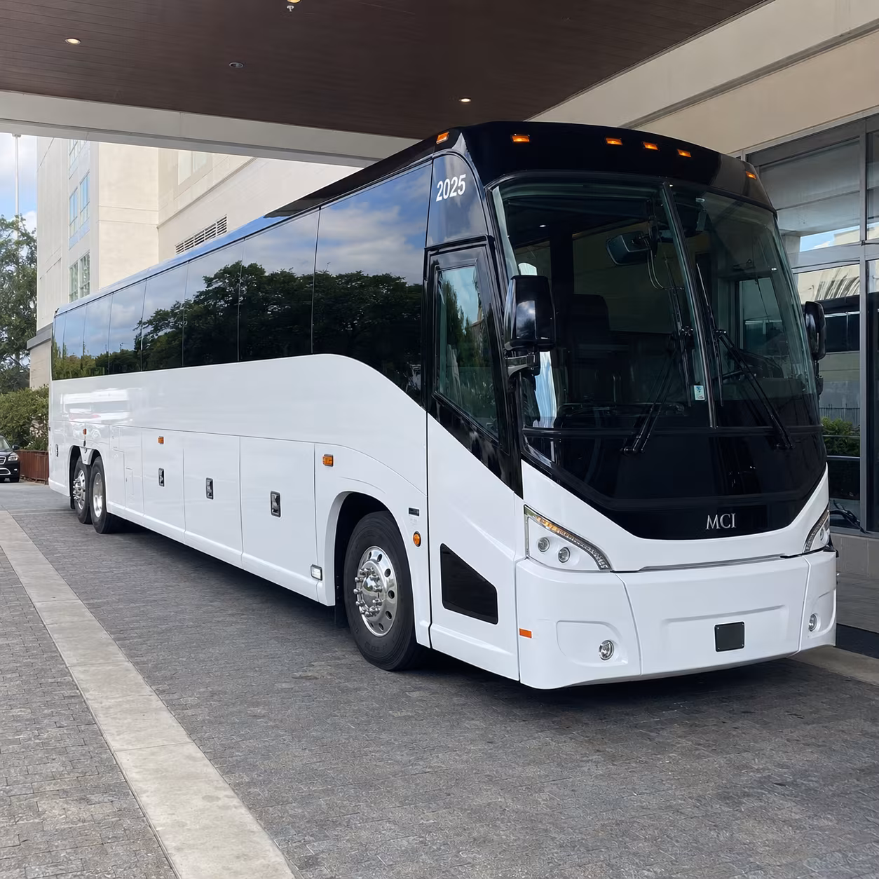 boise 54 passenger charter bus