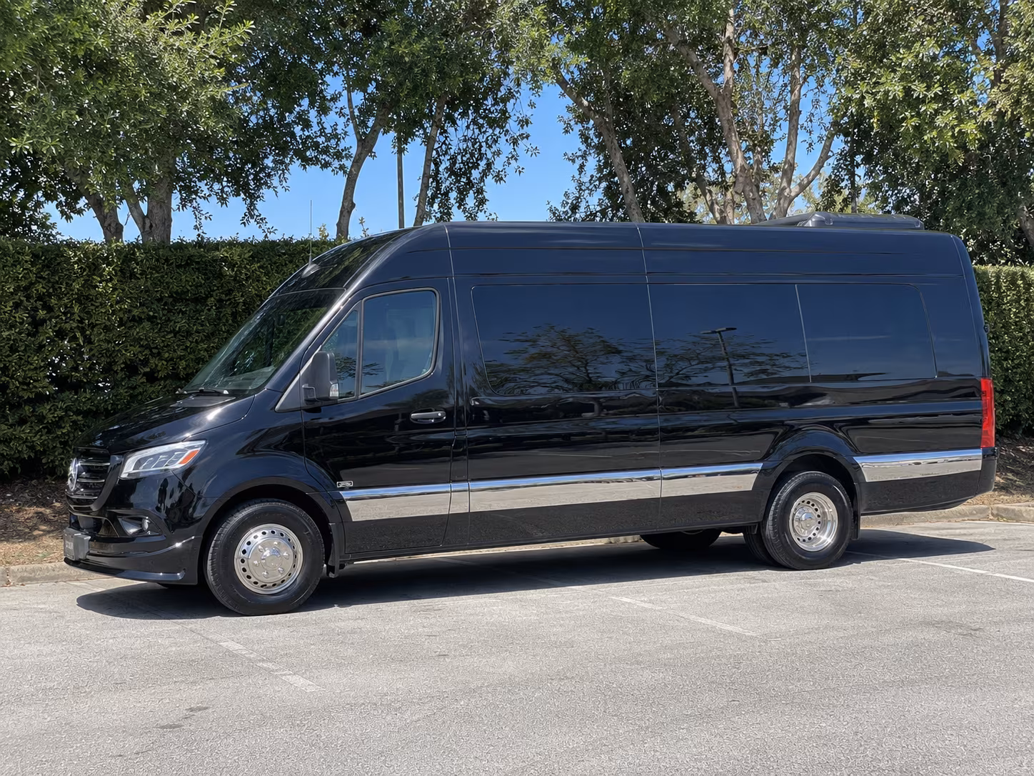 find and book transportation for your next airport transfer 1
