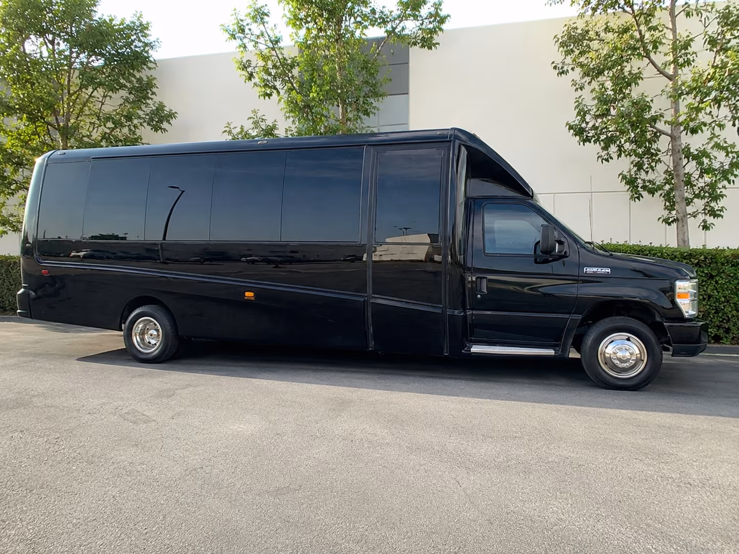 rent a minibus in boise for a stress free prom night pickup