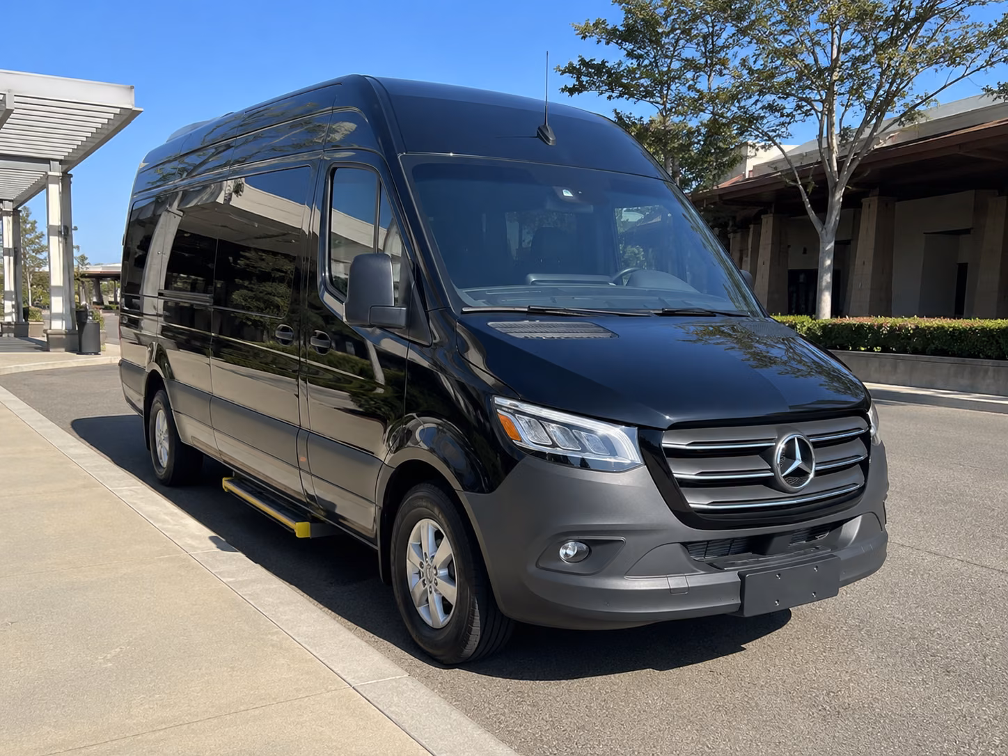 shuttle buses between boise hotels and the boise centre convention campus